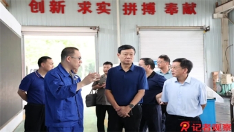  派出所片警化身“交警”开道救人故事赢得市民称赞