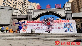 下雨引发山体落石堵路 平顺交警联合公路部门及时清理