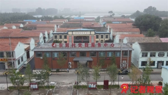 张潞萍率离石区四大班子领导慰问驻地官兵