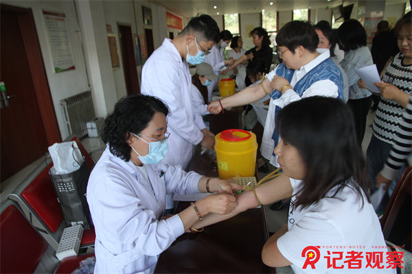 同发东周窑煤业公司守好员工健康“第一关” (1)