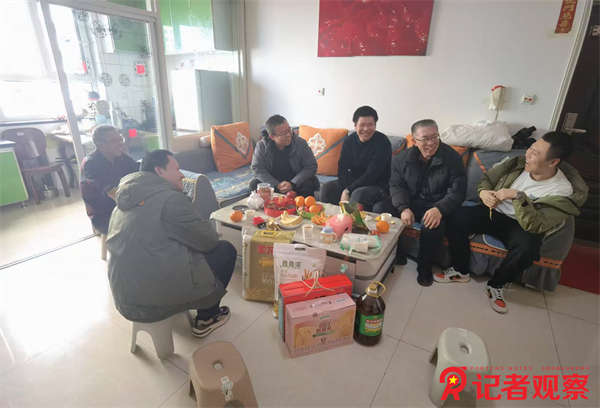 同发东周窑煤业公司工会开展春节入户走访慰问活动 (8)