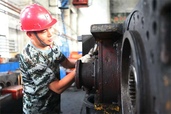 温文文刻苦钻研综采检修技术 温文文刻苦钻研综采检修技术