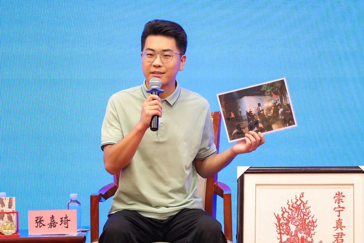副镇长张嘉琦 副镇长张嘉琦